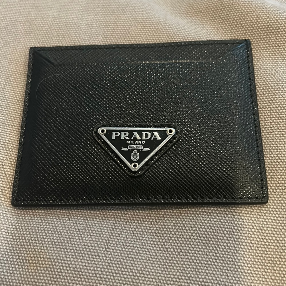 Like NEW Prada 💳 credit card holders